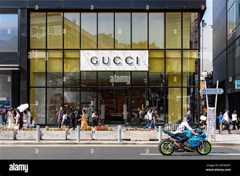 gucci shinjuku m square store photos